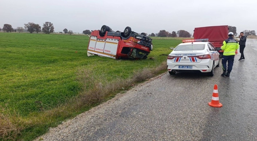 Yangına giden itfaiye aracı kaza yaptı: 1 kişi yaralandı