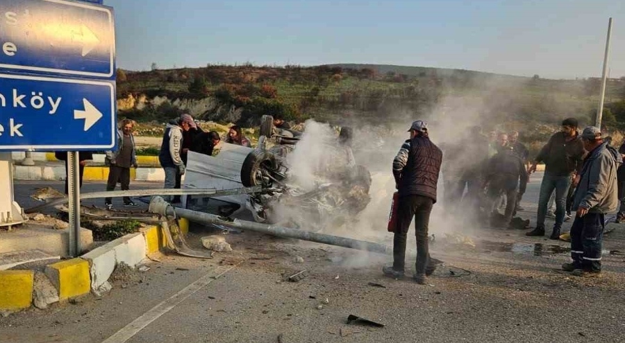 İzmir Menemen'de kaza: Gelin ve kaynana yaralandı