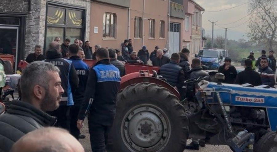Bursa'da imar krizi! Mahalleli traktörlerle yıkımı durdurdu