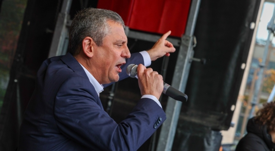 Özgür Özelden asgari ücret tepkisi: "Erdoğan artık sandıktan kaçamaz"