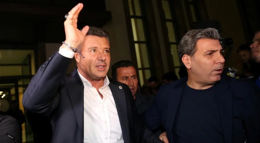 Fenerbahçeli taraftarlardan Sadettin Saran'a destek