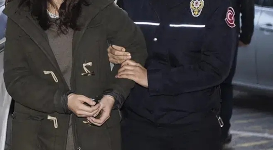 Bebeğini darbeden anne ve erkek arkadaşı tutuklandı