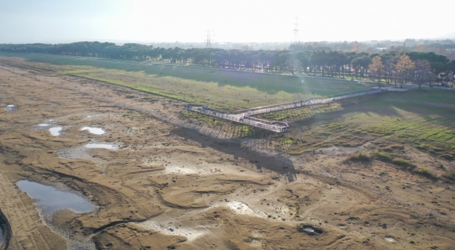 İznik Gölü alarm veriyor: Su seviyesi metrelerce çekildi!