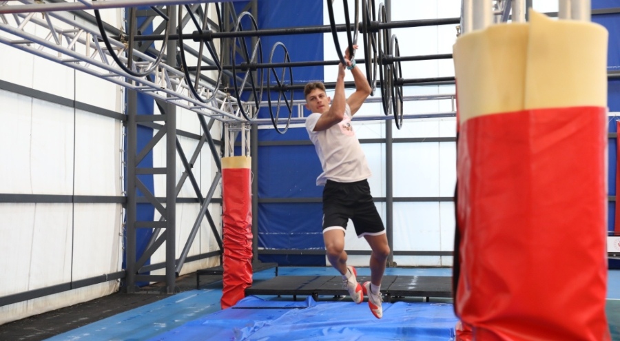 Bursa Büyükşehir Belediyespor'un genç milli Kurtulan: "Uluslararası arenada yeni başarılara imza atmak istiyorum"