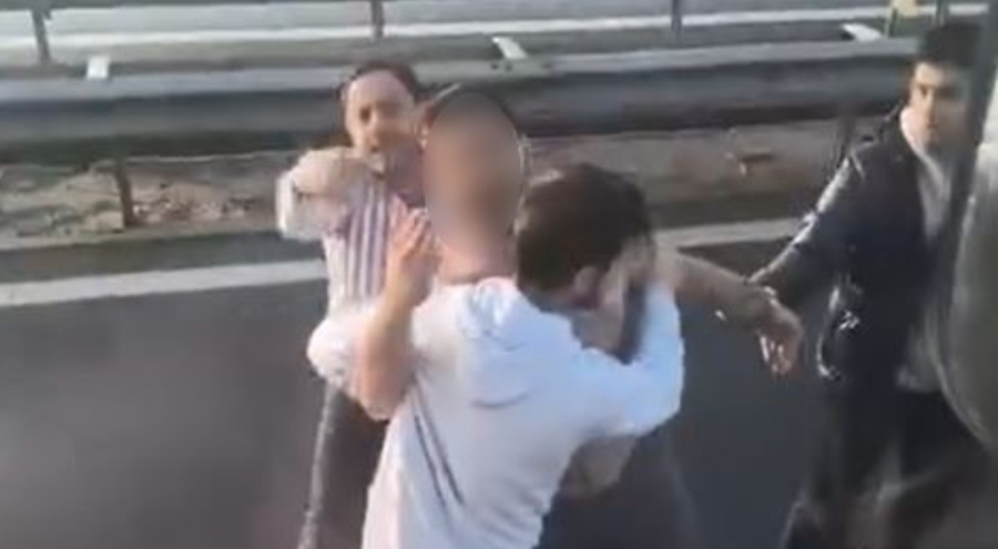 Emniyet şeridini ihlal etmek isteyen sürücü ortalığı bir birine kattı