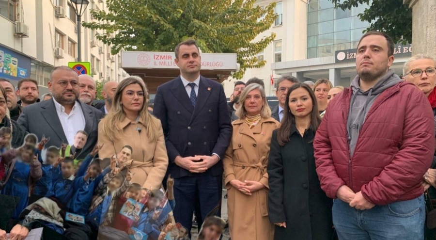 CHP'den ilkokulda 'bozkurt' işareti tepkisi: Çocuklar siyasete alet ediliyor!