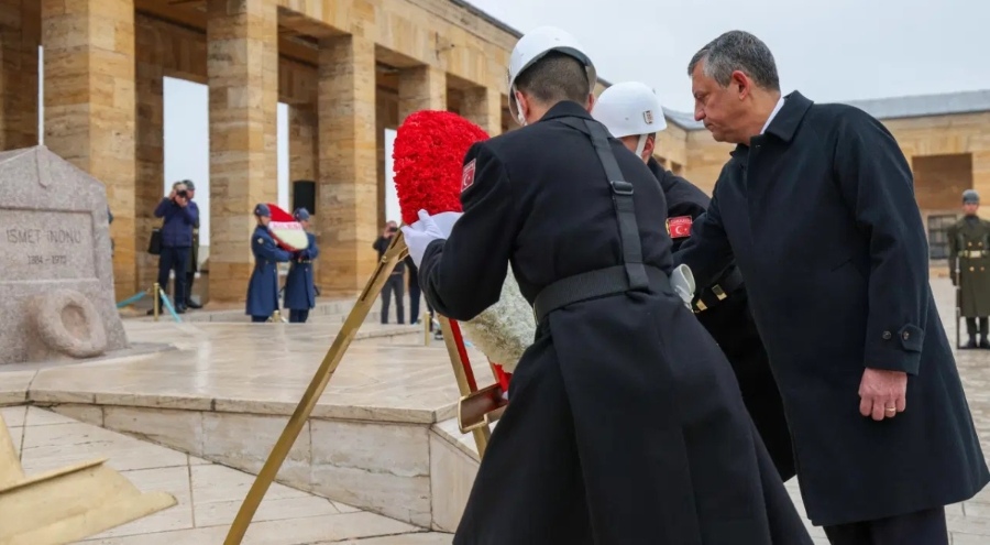 İsmet İnönü, vefatının 52'nci yılında Anıtkabir'de düzenlenen resmi törenle anıldı