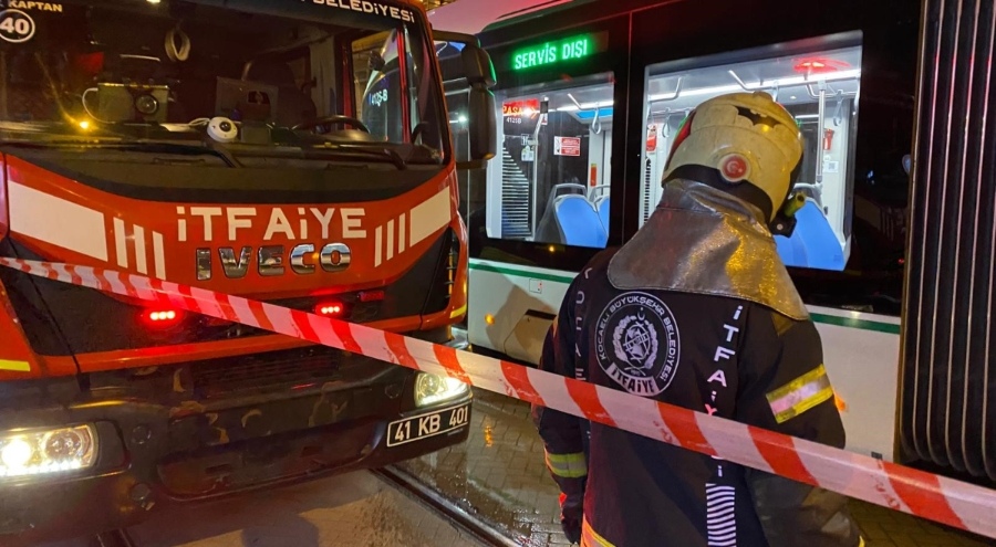 Yaşlı kadın tramvayın altında kaldı