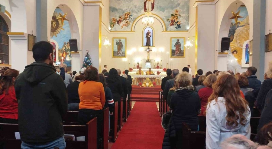 Mersin'de Rum Ortodoks Kilisesi'nde Noel ayini yapıldı
