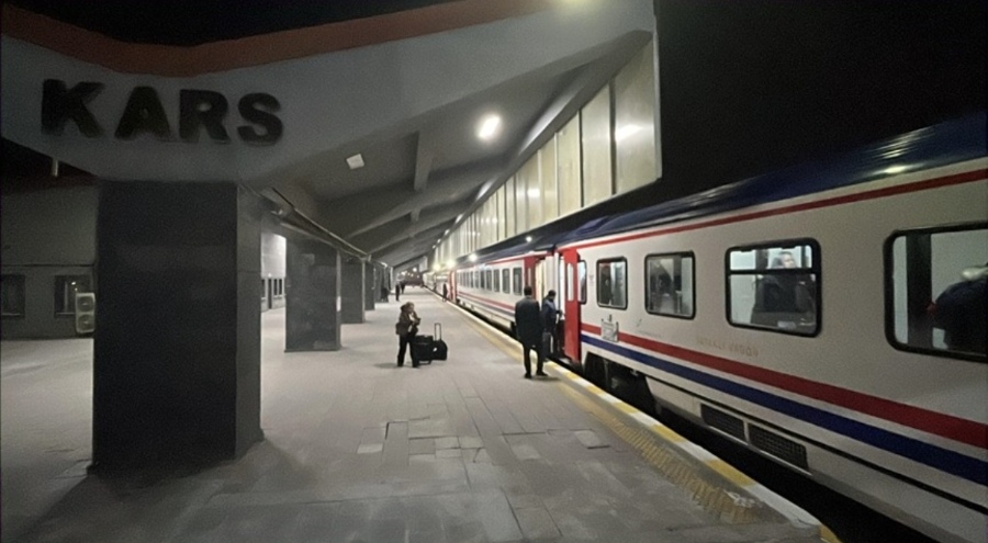 Turistik Doğu Ekspresi Kars'tan ilk seferine çıktı