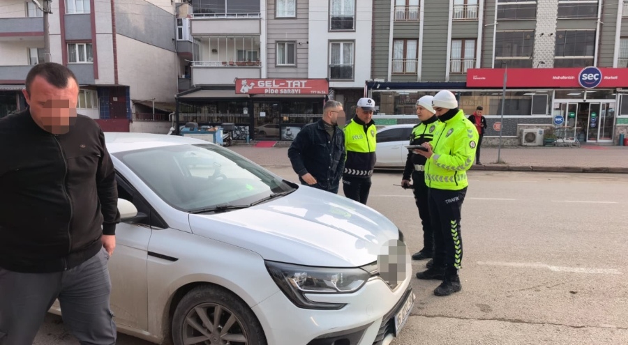 Bursa'da korsan taksi operasyonu! Sürücüye de yolcuya da ceza