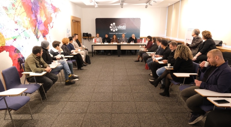 Bursa'da 'Teknoloji Sahnesi'nde akıllı şehircilik konuşuldu