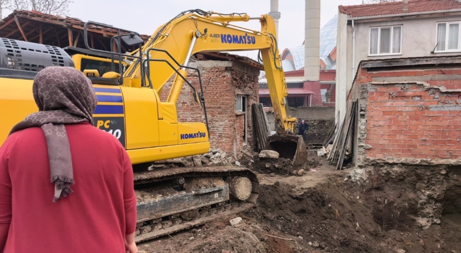 Bursa'da temel için kazılan yerden tarihi mezar kalıntıları çıktı