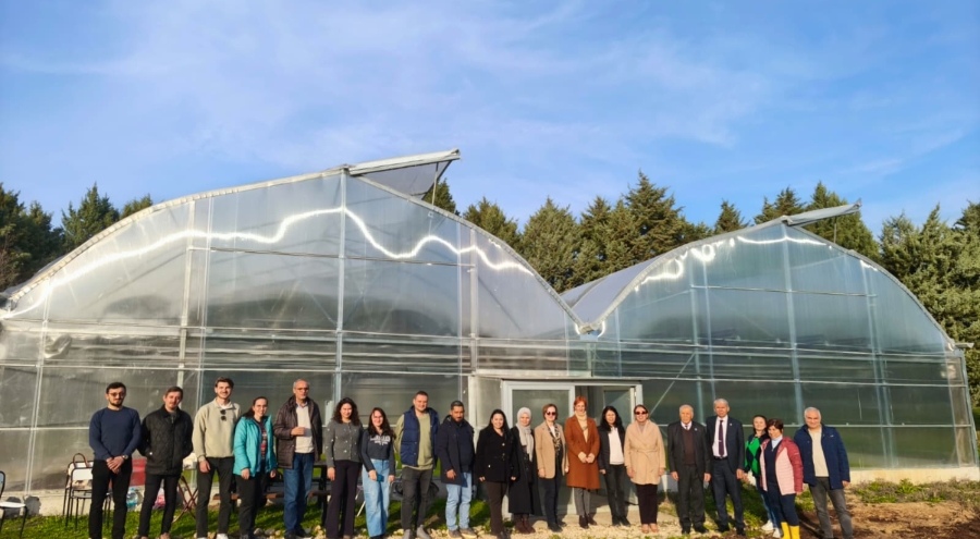 Bursa'da güneşten güç alan araştırma serası kuruldu