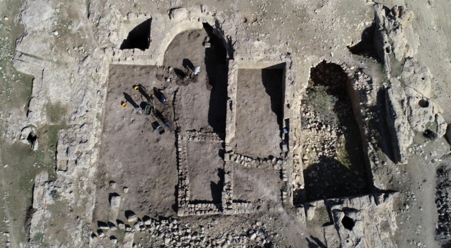 Mardin'deki Rabat Kalesi'nde arkeolojik kazı çalışmaları başladı