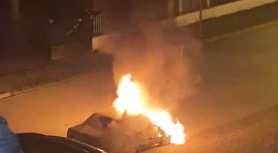 Bolu'da otomobil alev alev yandı