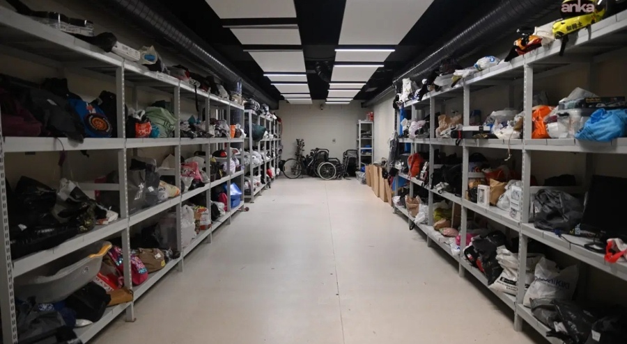 İstanbul metrosunda unutulan eşyalar sergilendi: 49 bin 410 eşya unutuldu