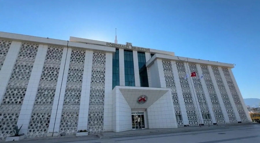 CHP'li Döşemealtı Belediyesi'ne operasyon