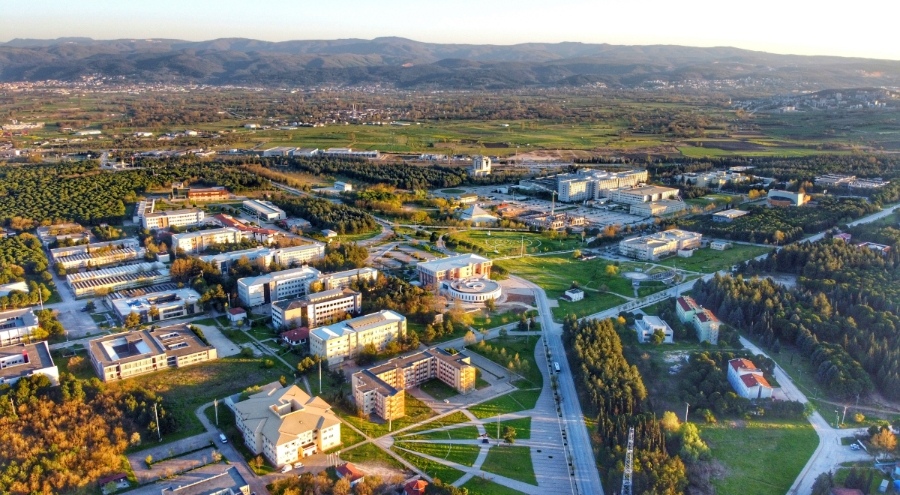 BUÜ, YÖK 2025 Genel Raporunda farkını ortaya koydu