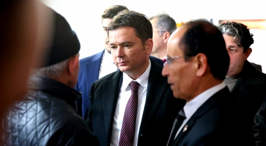 Osmangazi Belediye Başkanı Aydın'ın cuma durağı Yenikent Mahallesi oldu