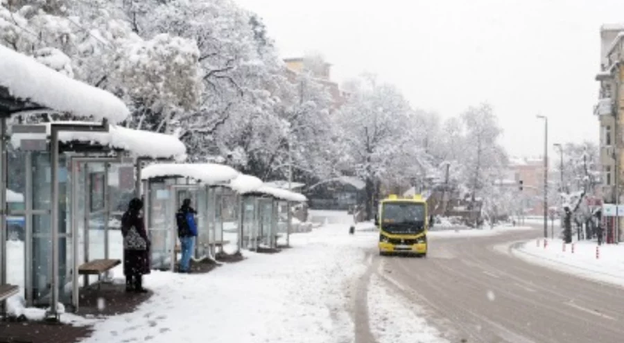 Bursa'ya kar geliyor