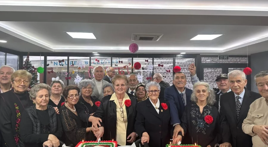 Nilüfer'de yaşlılara moral! Yeni yıl heyecanı yaşandı