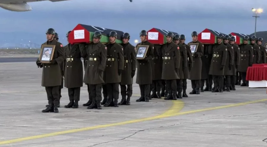 Ankara'da uçak kazasında ölen Libyalı askerler ülkelerine uğurlandı