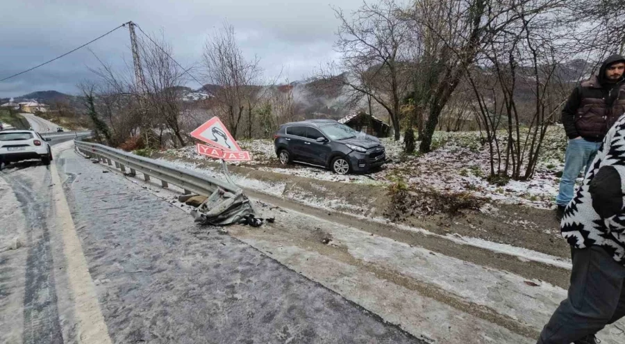 Zonguldak'ta kar yağışı kazayı beraberinde getirdi: 2 yaralı