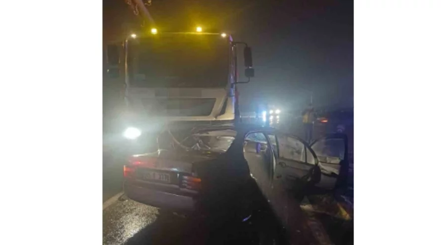 Zonguldak'ta kamyon ile otomobil çarpıştı: 3 kişi yaralandı