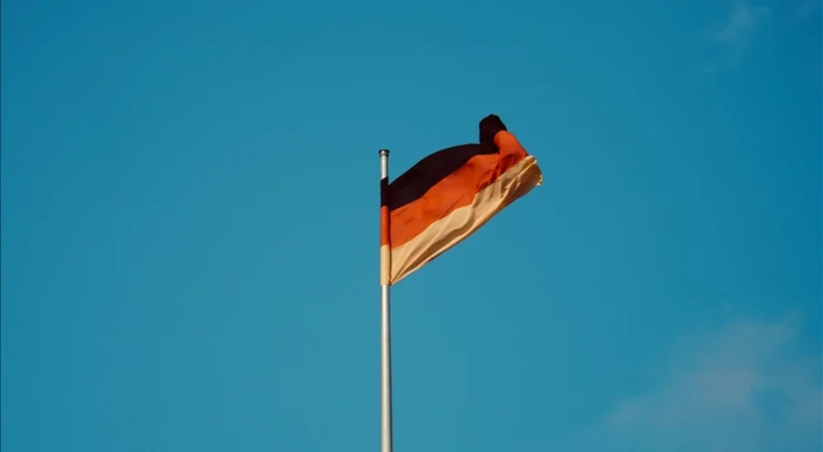 Almanya'da başörtülü kadına ırkçı saldırı