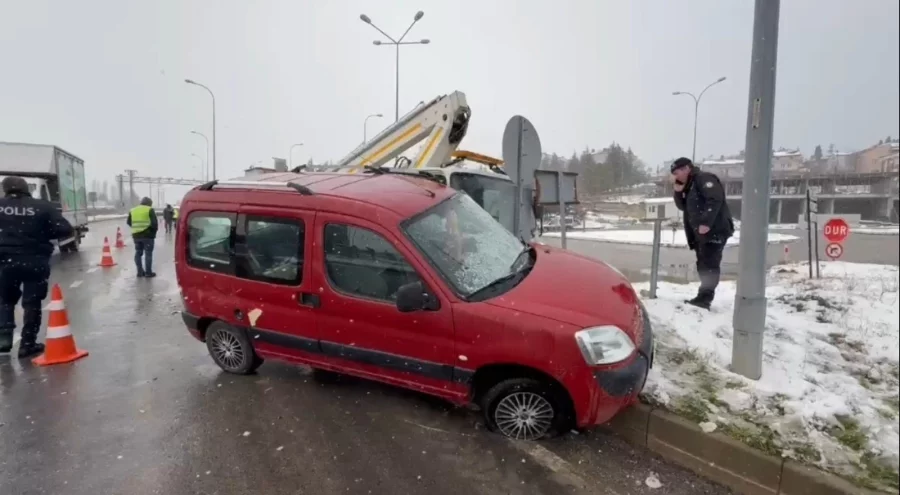 Kütahya'da trafik kazası: 4 yaralı