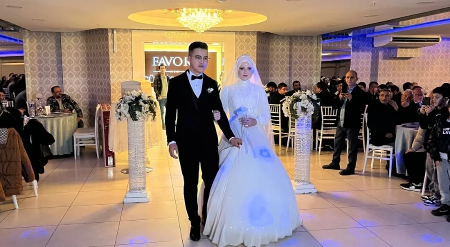 Bursa'da gönülleri ısıtan düğün: Kırgız damat Kutkeldi Eleman Uulu yalnız kalmadı