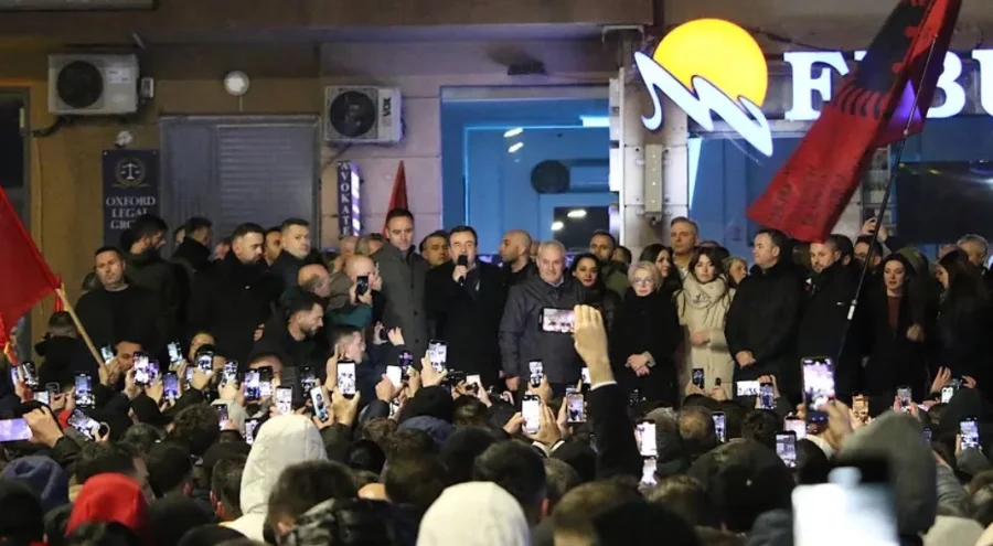 Kosova'da erken seçim! Kurti zafer ilan etti