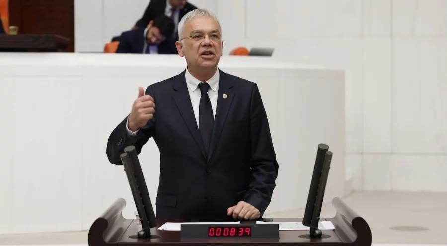 Bursa Milletvekili Pala'dan başkanlık makamından kaldırılan Atatürk portresi için inceleme çağrısı