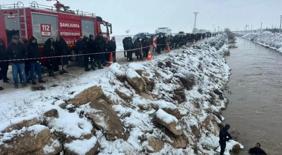 Otomobil sulama kanalına düştü! Dört kişi kayıp