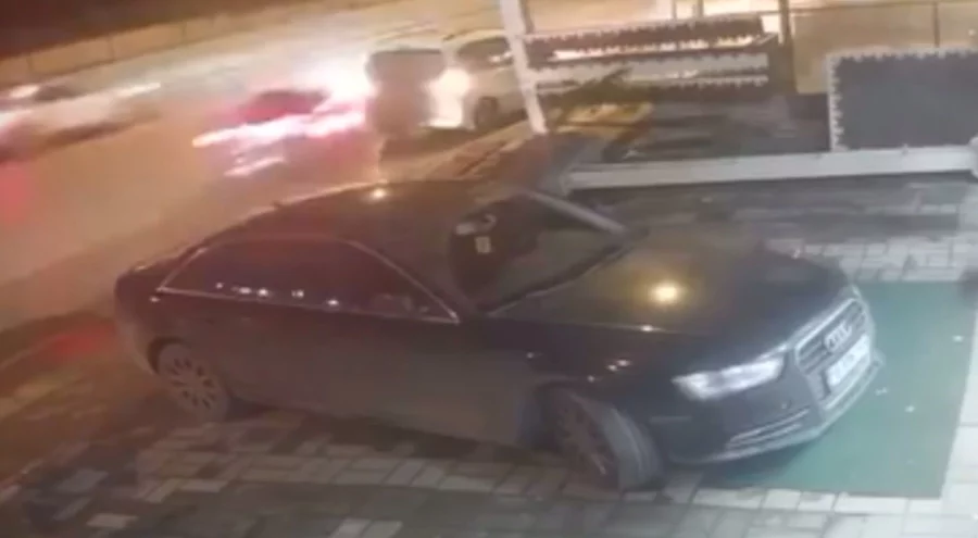 Bursa'da gece yarısı kaza! O anlar kameraya yansırken, 1'i ağır  4 kişi yaralandı