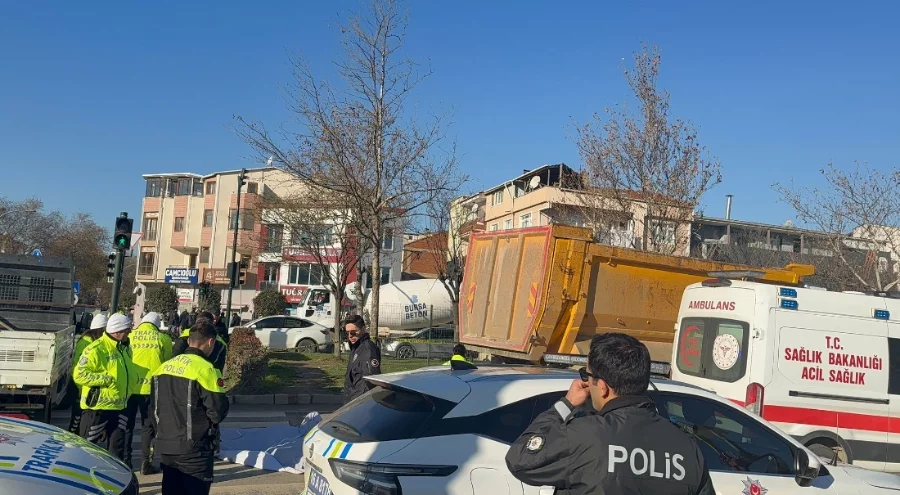 Bursa'da can alan kaza! Bisiklet sürücüsü kamyonun altında kaldı...