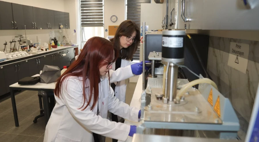 Bursa Teknik Üniversitesi öğrencileri TUSAŞ uçakları için üretiyor