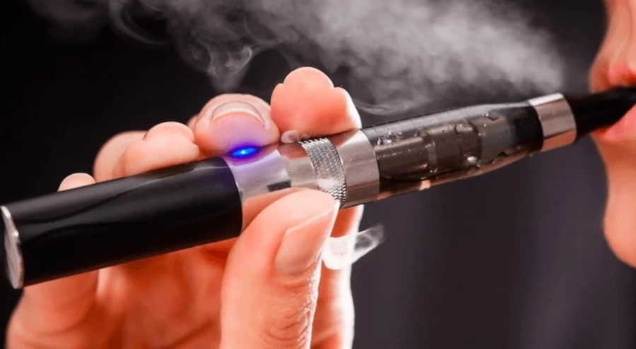 Azerbaycan'da sıvı elektronik sigaralara yasak getirildi