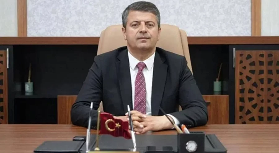 Tutdere'den Destici'ye yanıt: 'Gülben Ergen halkın sanatçısıdır, yanındayız'