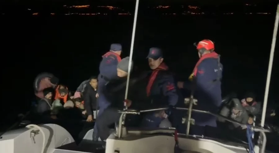 Çanakkale açıklarında 30 kaçak göçmen yakalandı