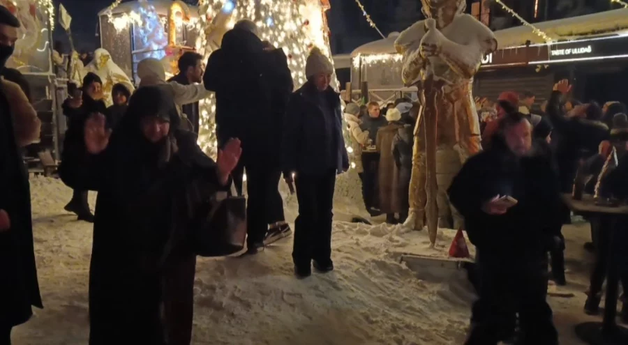 Uludağ'da yılbaşı kutlamasına yaşlı teyzenin dansı damga vurdu