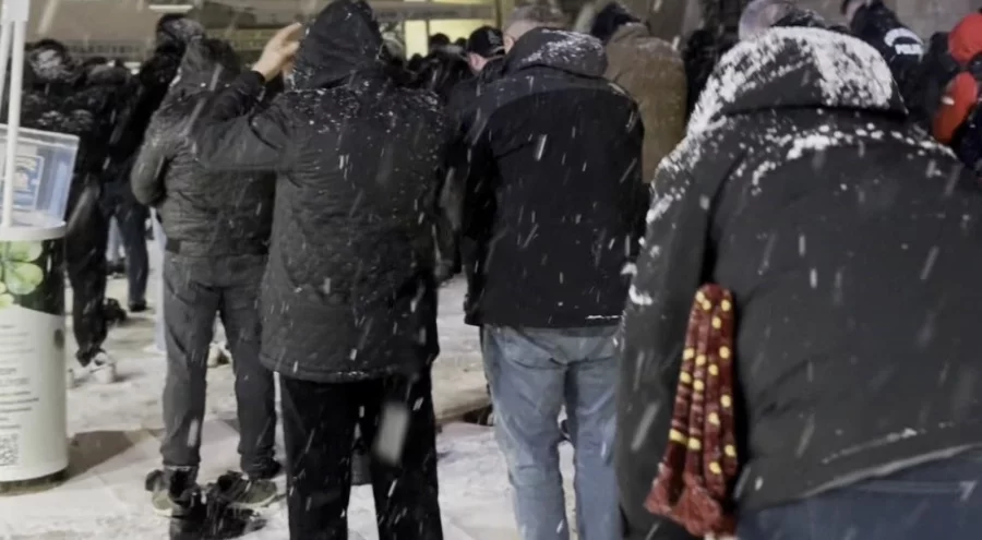 Bursa'da yılın ilk sabah namazı kar altında Ulucami'de kılındı!