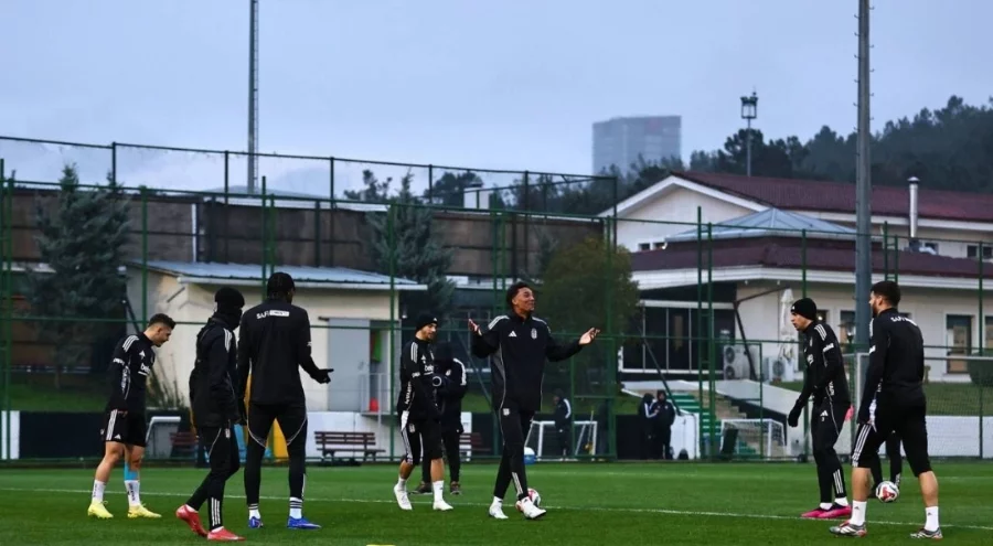 Beşiktaş'ta 4 futbolcu için ayrılık iddiası