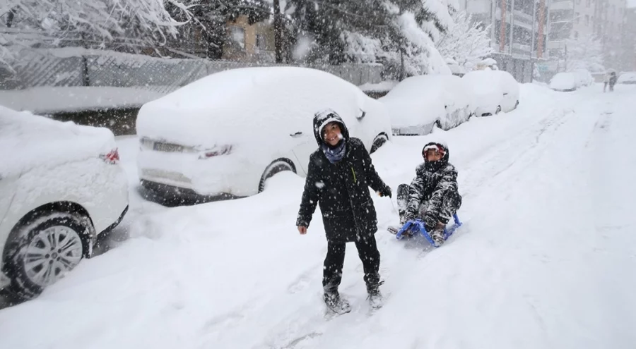 İstanbul'un bir ilçesinde okullar tatil edildi