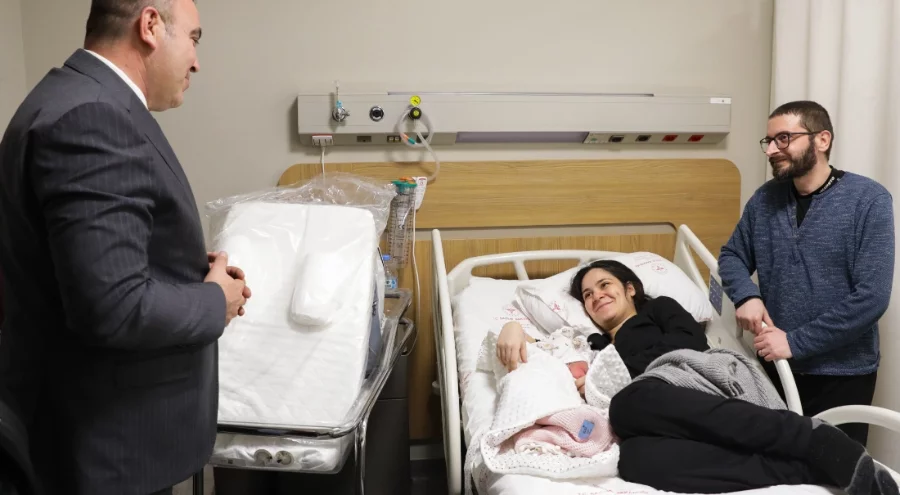 Bursa Büyükşehir'den yılın son ve ilk bebeklerine ziyaret