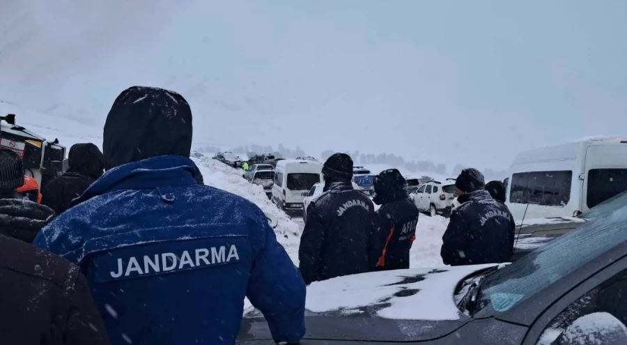 Çığ altında kalan çobanlardan birinin daha cansız bedenine ulaşıldı!