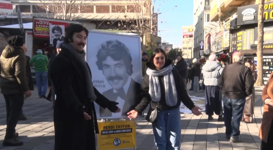 Bursa'da hayranları, Ferdi Tayfur'u vefatının yıldönümünde unutmadı