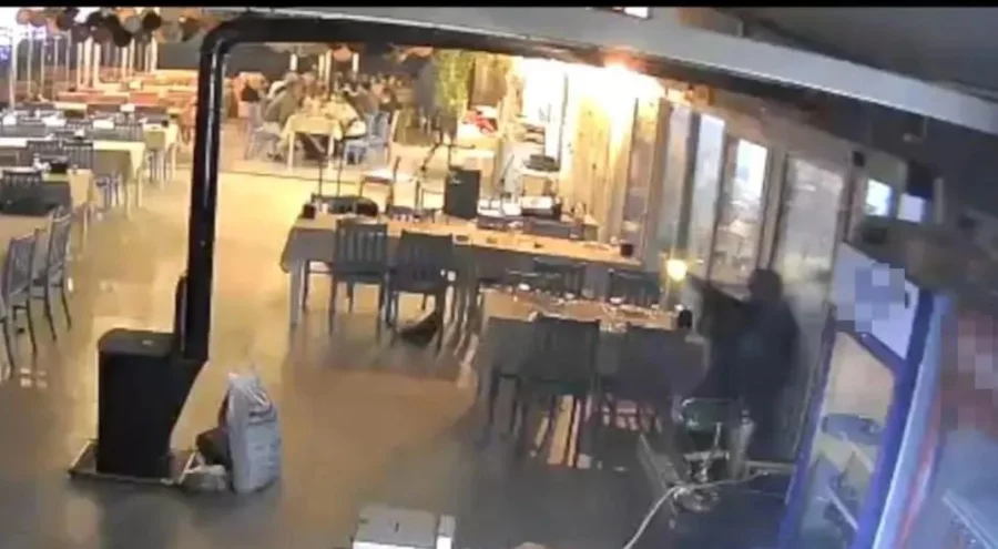 Alkollü içki verilmeyince tüfekle saldırdı! Ölü ve yaralılar var