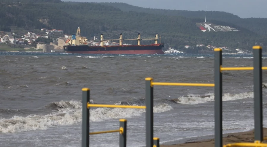 Çanakkale Boğazı transit gemi geçişlerine kapatıldı